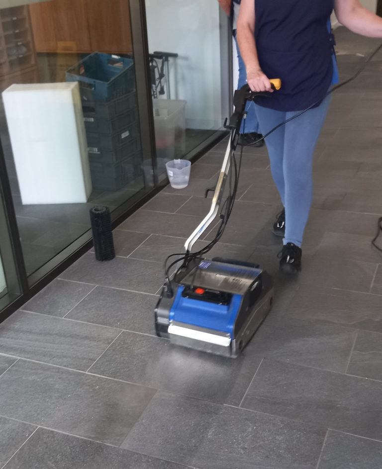 Cleaning a tiled floor